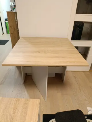 Mesa auxiliar abatible estilo Nórdico