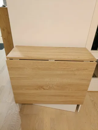 Mesa auxiliar abatible estilo Nórdico