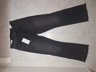 Pantalón flare jean zara