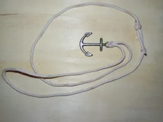 Collar ancla plata y beige