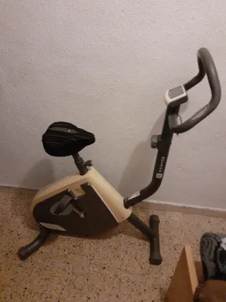 Bicicleta estática para ejercicio