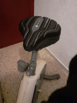 Bicicleta estática para ejercicio