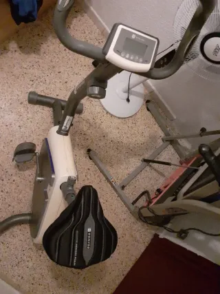 Bicicleta estática para ejercicio