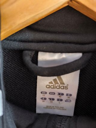 Sudadera Adidas Color Negro y Blanco Talla XS.