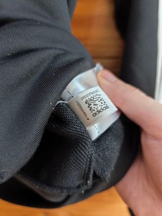 Sudadera Adidas Color Negro y Blanco Talla XS.