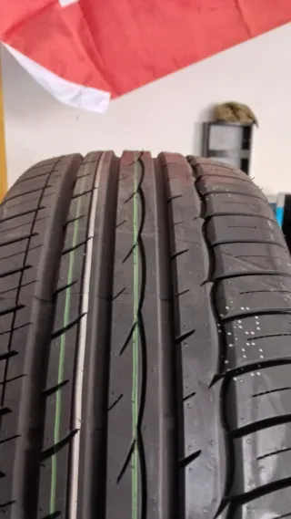 205/40 R17 84W COMFORSER CF710 UHP