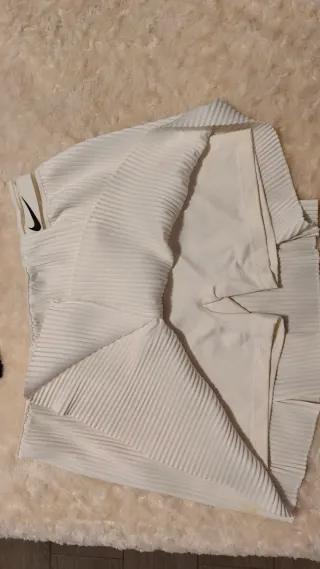 Conjunto de Padel bullpadel y Nike