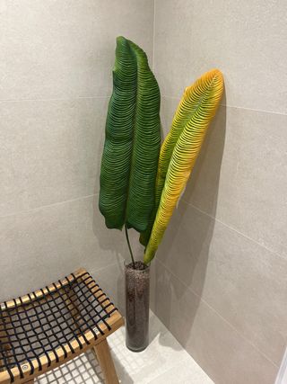 Planta banano artificial en maceta de cristal