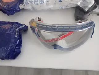 Caja de herramientas y accesorios varios