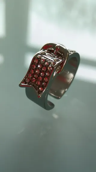 Anillo Vivienne Westwood Cinturón Circonitas