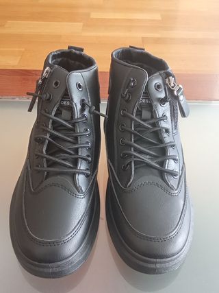 Zapatillas casuales media caña Sin Estrenar