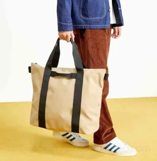 NUEVO bolso shopper RAINS beige impermeable