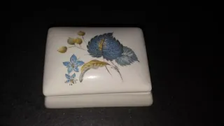 Cofanetto portagioie in ceramica italiana Marisa.