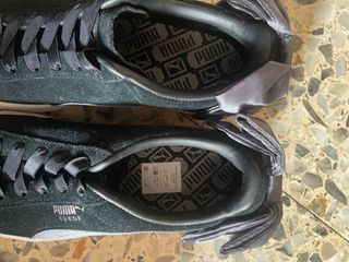 Zapatillas Puma Suede Negras con Lazos Grises