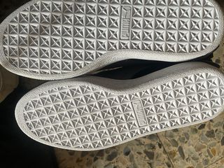 Zapatillas Puma Suede Negras con Lazos Grises