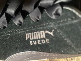Zapatillas Puma Suede Negras con Lazos Grises