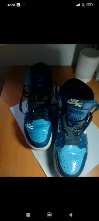 Nike Air Jordan 1 Azul y Blanco