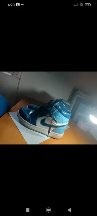 Nike Air Jordan 1 Azul y Blanco