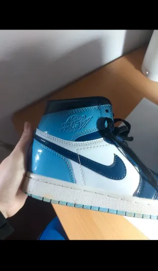 Nike Air Jordan 1 Azul y Blanco