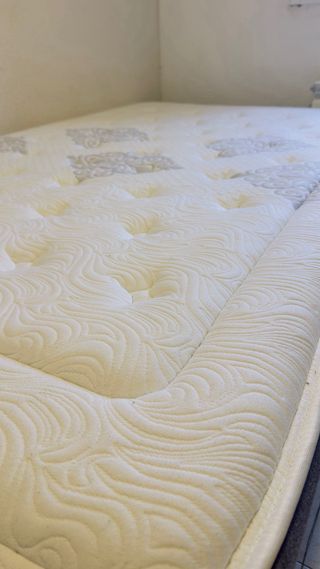 Colchón y Base Tapizada Termisac