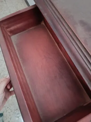 Mueble de madera para restaurar