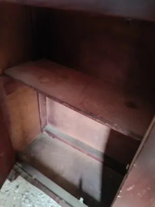 Mueble de madera para restaurar