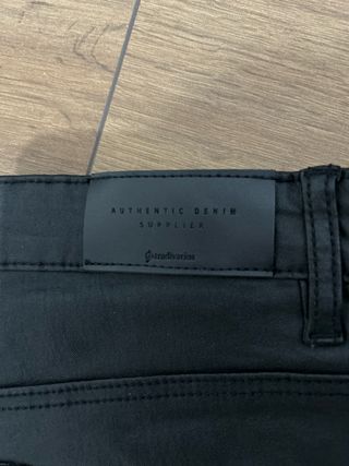 Pantalones Stradivarius negros ajustados