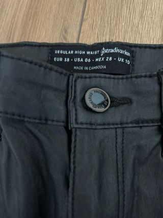 Pantalones Stradivarius negros ajustados