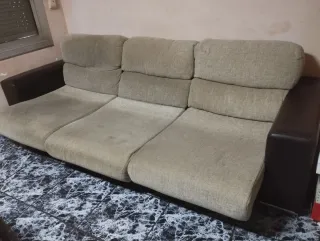 Sofá polipiel beige y negro 2.83m