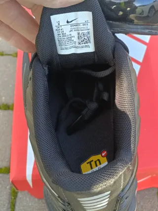 Nike Air Max Plus TN Negras Rojas