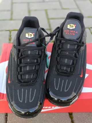 Nike Air Max Plus TN Negras Rojas