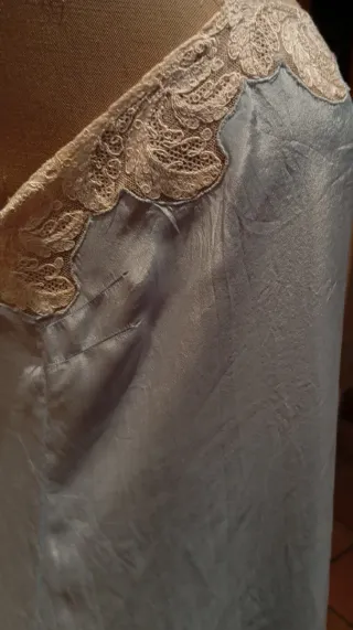 Camisola de seda antigua.