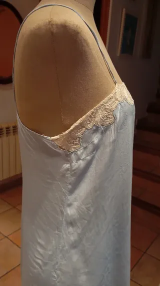 Camisola de seda antigua.