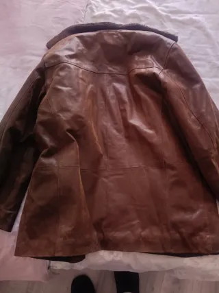 Chaquetón de cuero marrón