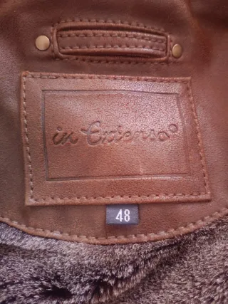 Chaquetón de cuero marrón