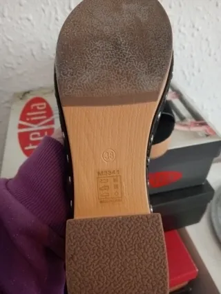 Sandalias Zueco Tacón Tachuelas Negro/Beige