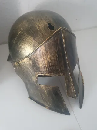 Casco Espartano Dorado, Carnaval