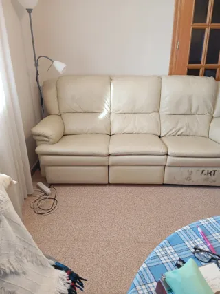 Sofá de piel beige rinconera 6 plazas. Muy versáti