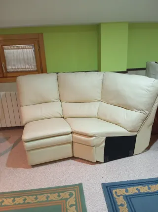 Sofá de piel beige rinconera 6 plazas. Muy versáti