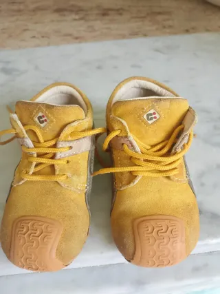Scarpette neonato n. 20 gialle