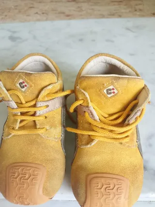 Scarpette neonato n. 20 gialle