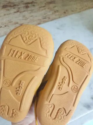 Scarpette neonato n. 20 gialle