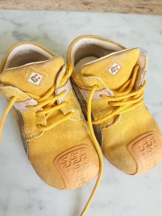 Scarpette neonato n. 20 gialle