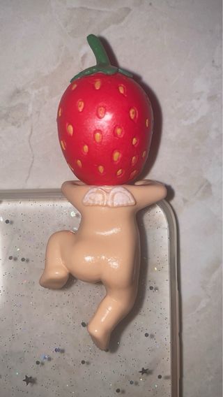 Cover iPhone X/XS con angioletto fragola.