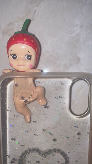 Cover iPhone X/XS con angioletto fragola.