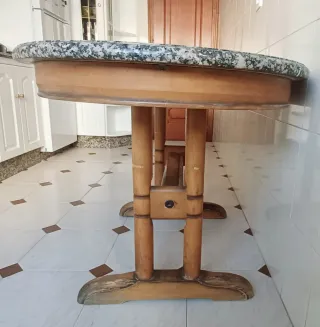 MESA DE PIEDRA Y MADERA