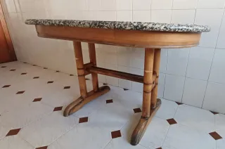 MESA DE PIEDRA Y MADERA