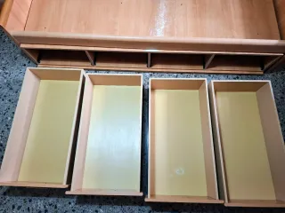 Cama individual con cajones.