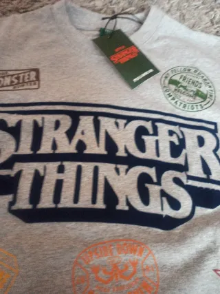 Camiseta Stranger Things Pull&Bear Talla s