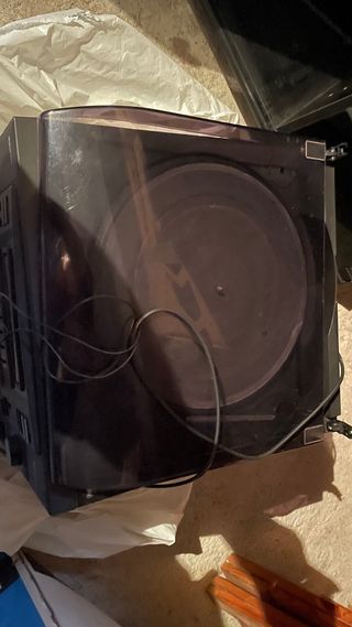 Cadena Sanyo 2.1 con altavoces